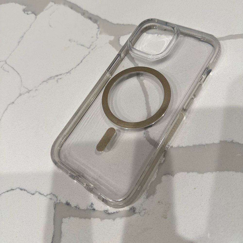 Tech21 iPhone 15 MagSafe case